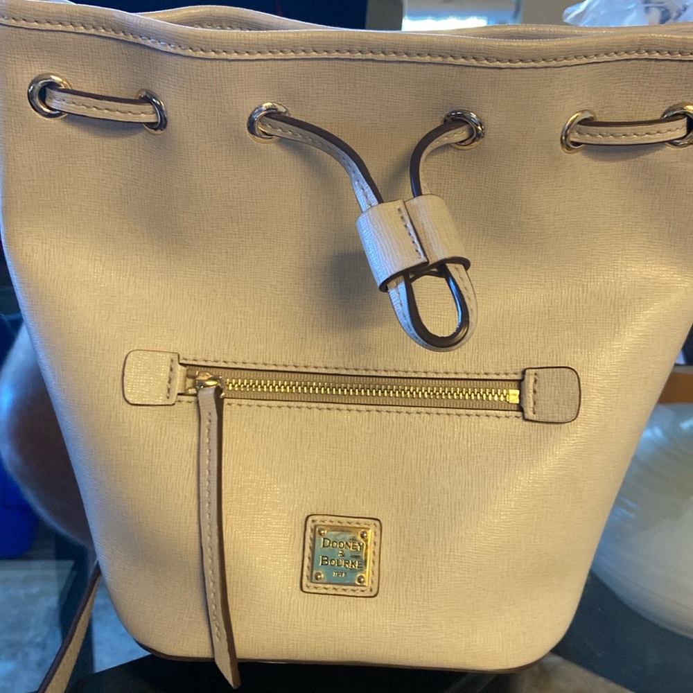 Small Dooney & Bourke Saffiano drawstring bag crossbody